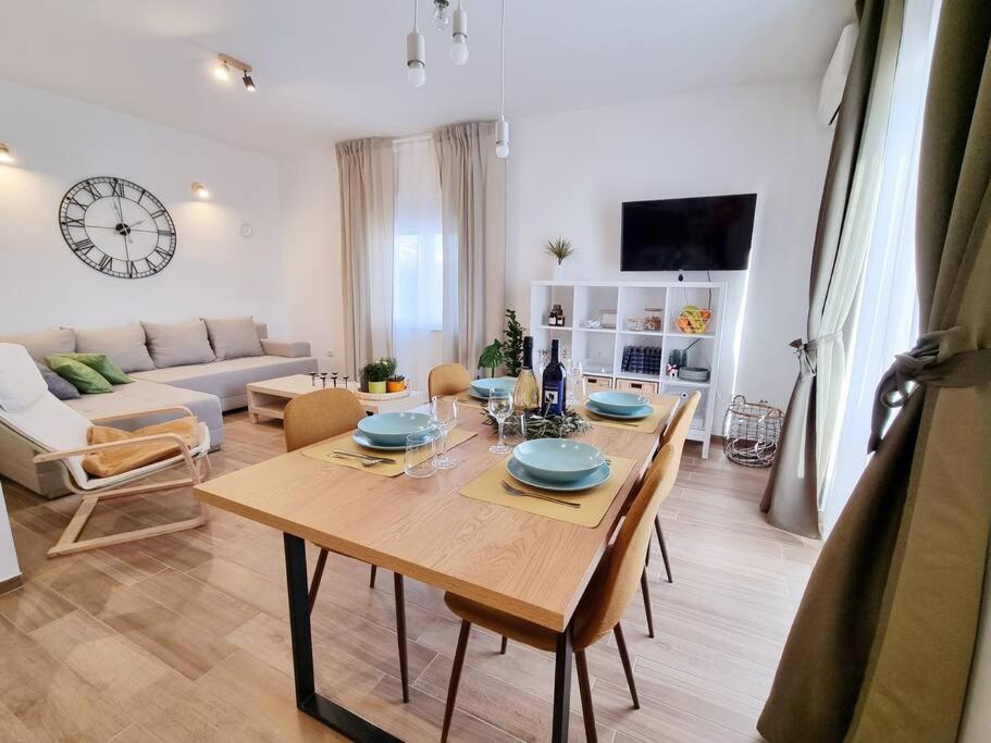 Chi Chi Appartement Pula Buitenkant foto